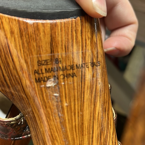 Qupid Woody Platforms - Picture 7 of 7